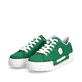 Grüne Rieker Damen Sneaker Low N49W1-52 mit Schnürung sowie Logo an der Seite. Schuhpaar seitlich schräg.