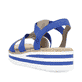 Blaue Rieker Keilsandaletten V0209-14 mit Elastikeinsatz sowie Schmuckelementen. Schuh von hinten.