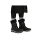 
Nachtschwarze Rieker Damen Schnürstiefel M9683-00 mit Gummizug sowie einer Profilsohle. Schuh am Fuß