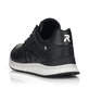 Schwarze Rieker Damen Sneaker Low 42501-00 mit flexibler Sohle. Schuh von hinten.