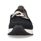 Schwarze Rieker Damen Loafer 58944-00 mit Elastikeinsatz sowie stylischer Kette. Schuh von vorne.