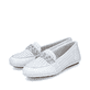Weiße Rieker Damen Loafer 46885-80 mit einer extra weichen Decksohle. Schuhpaar seitlich schräg.