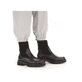 
Tiefschwarze Rieker Damen Chelsea Boots M3872-00 mit einer schockabsorbierenden Sohle. Schuh am Fuß