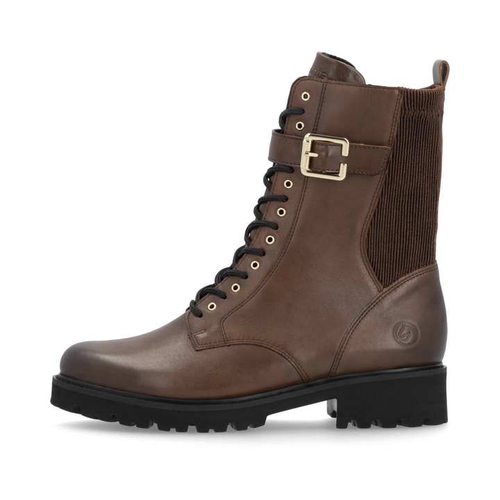 Braune remonte Damen Biker Boots D8664-25 mit Zierschnalle sowie Reißverschluss. Schuh Außenseite.