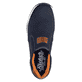 Blaue Rieker Herren Slipper B3450-14 mit einem Elastikeinsatz sowie braunem Logo. Schuh von oben.