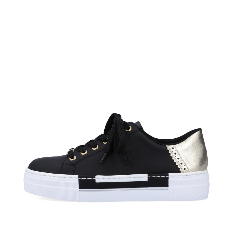 Schwarze Rieker Damen Sneaker Low N4931-00 mit Schnürung sowie goldenen Ösen. Schuh Außenseite.
